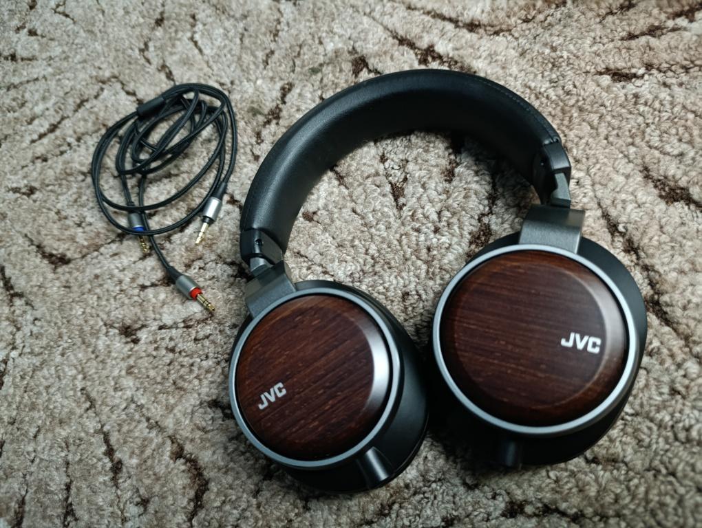 JVC HA-SW02 и кабель в комплекте