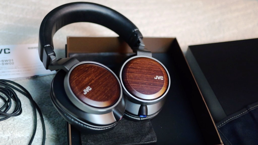 наушники JVC HA-SW02